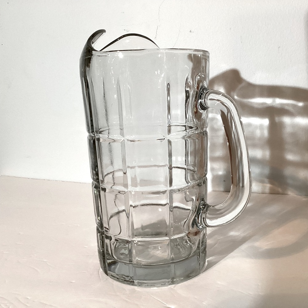 Anchor Hocking 55 oz. pitcher, Manchester style, dishwasher safe, clear glass